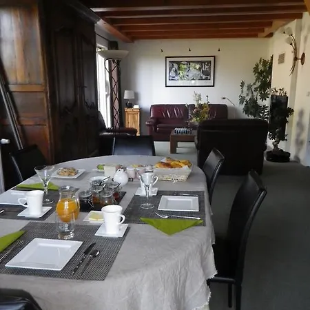 Chambres D'hotes Aux Champs Des Racines Frühstückspension