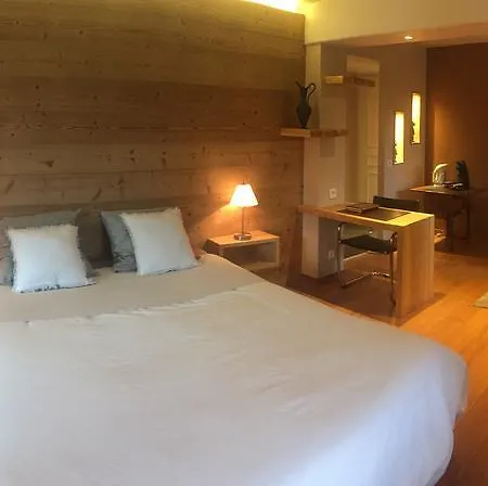 Chambres D'hotes Aux Champs Des Racines Frühstückspension *